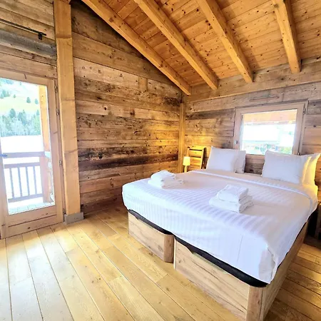 Chalet Cote 2000 Ski Inski Out Megève