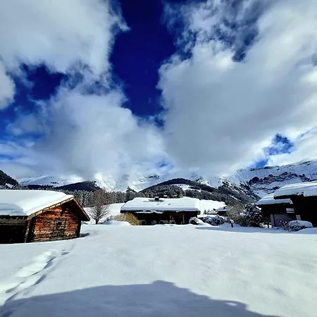 Chalet Cote 2000 Ski Inski Out Feriehus *
